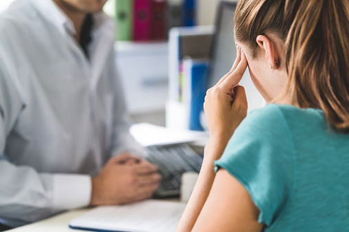 When Should You Go To a Neurologist For Migraines?